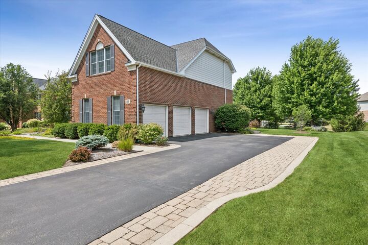 Property Photo:  29 Glacier Circle  IL 60010 