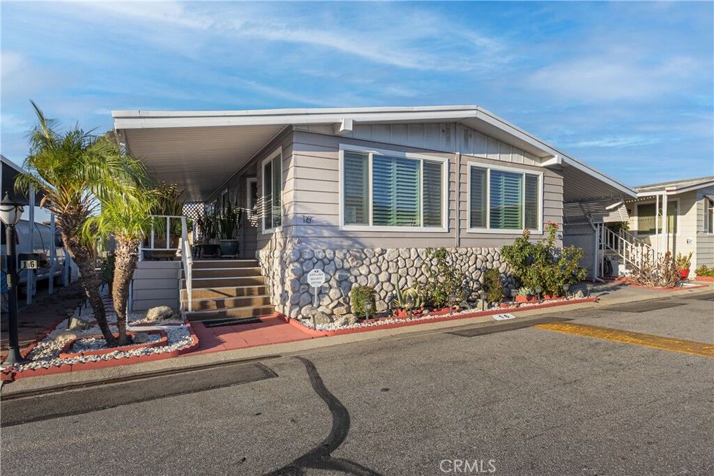 Property Photo:  8509 Beverly Blvd, Spc 16  CA 90660 
