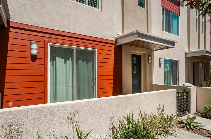 Property Photo:  5750 Acacia Lane  CA 90712 