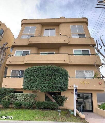 Property Photo:  1811 Manning 201  CA 90025 