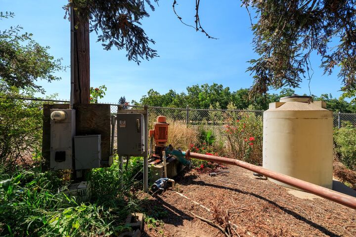 Property Photo:  455 Albers  CA 95357 