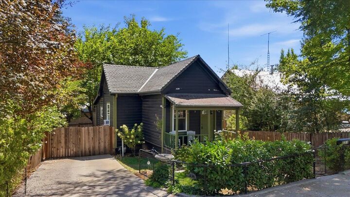 Property Photo: 623 Brighton Street CA 95945