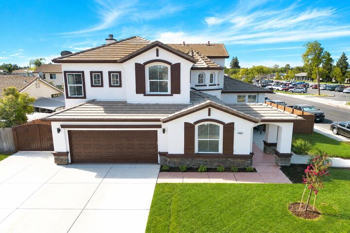 Property Photo:  1686 Aletsch Way  CA 95337 