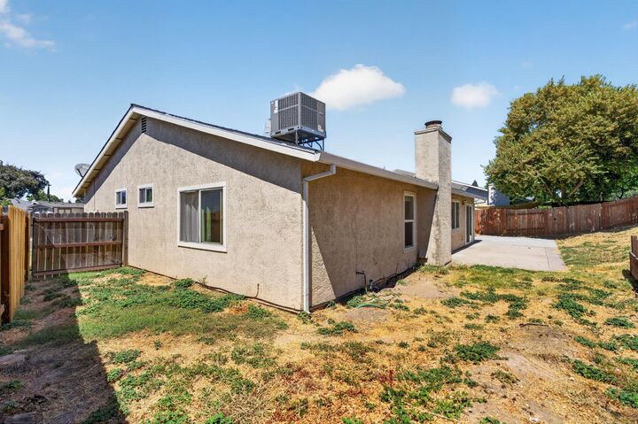 Property Photo:  7136 Parkvale Way  CA 95621 