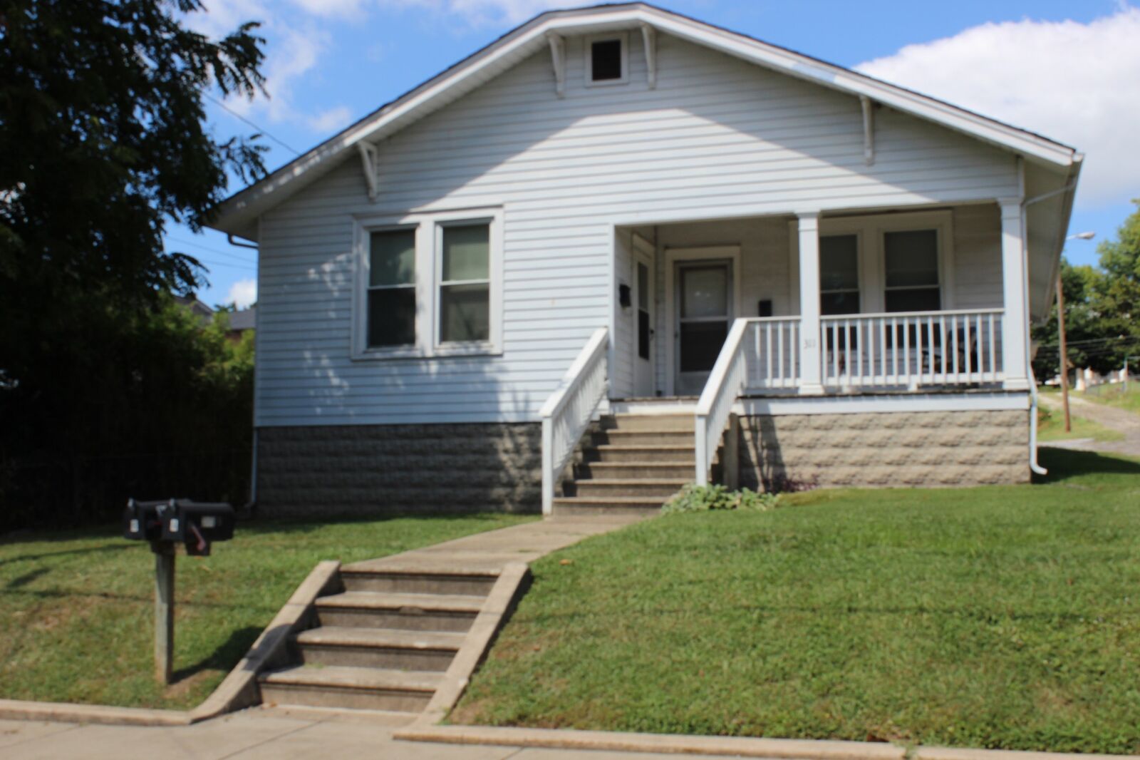 Property Photo: 311 Willow St N A TN 37172
