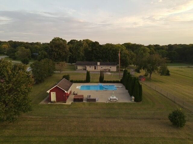 Property Photo: 390 Rankin Rd TN 37031