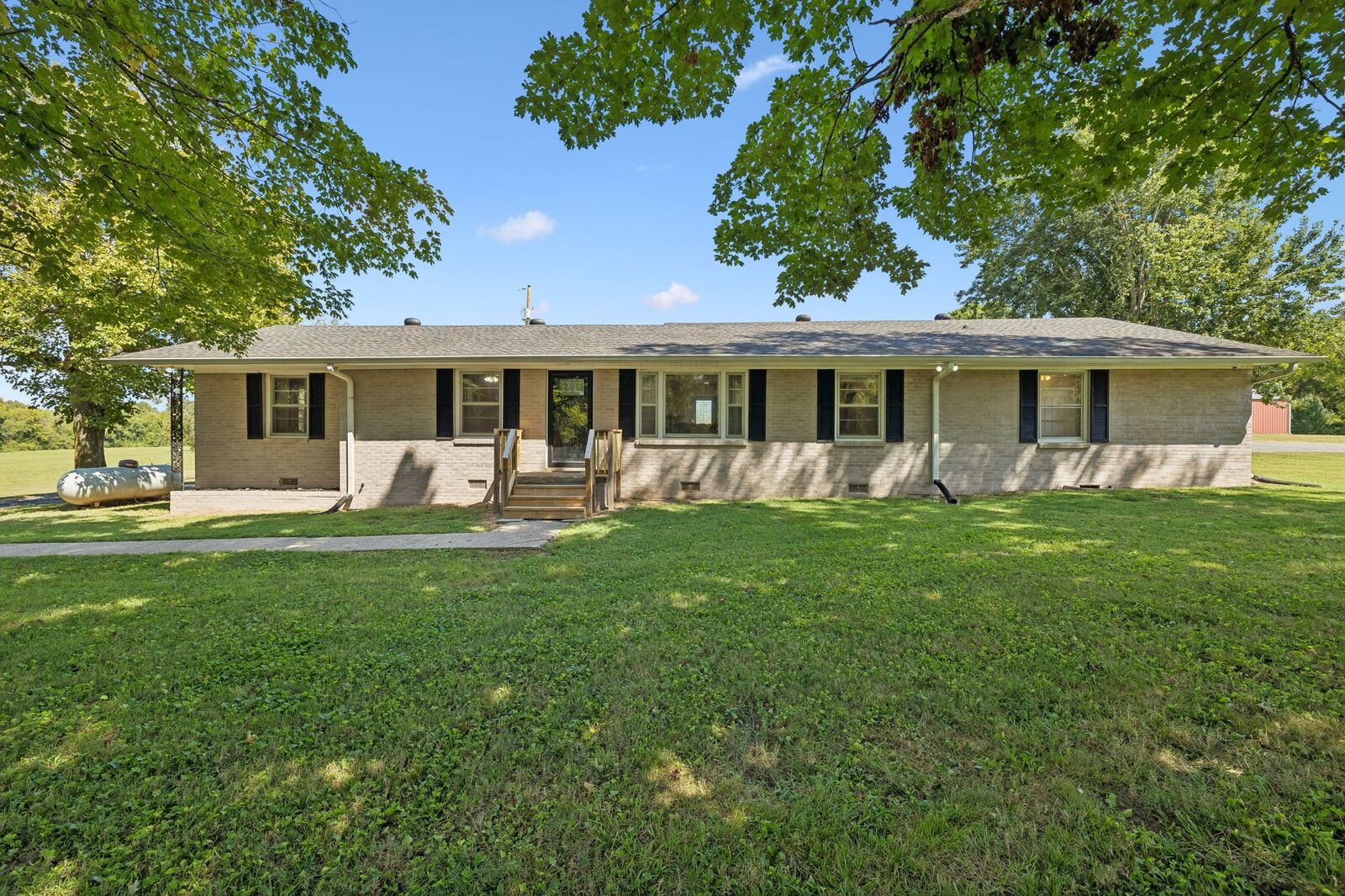 Property Photo:  390 Rankin Rd  TN 37031 