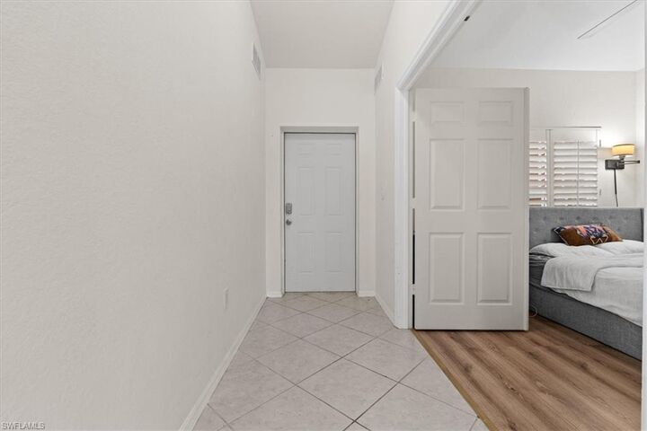 Property Photo: 4420 Botanical Place Cir 402 FL 34112