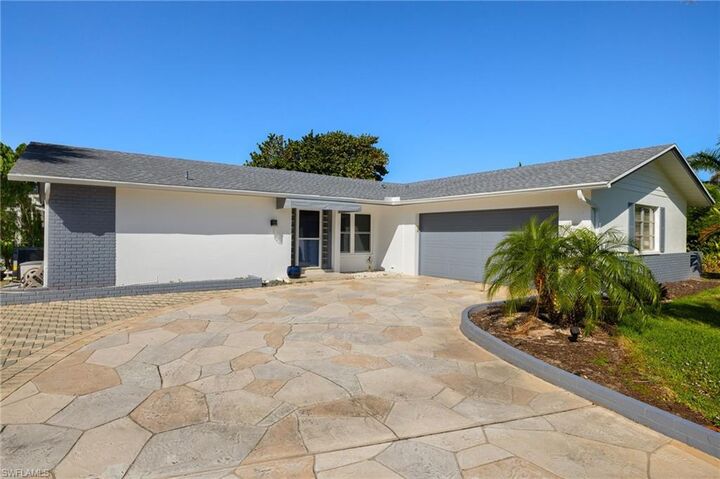Property Photo:  248 Bay Meadows Dr  FL 34113 