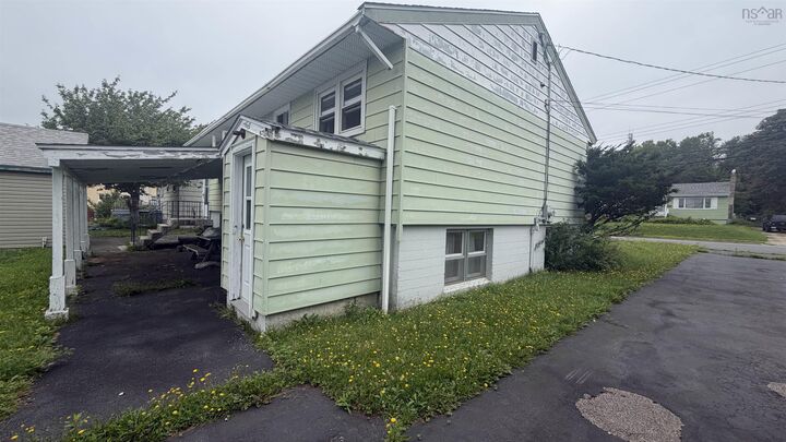 Property Photo:  6 Lucien Drive  NS B2W 2H8 