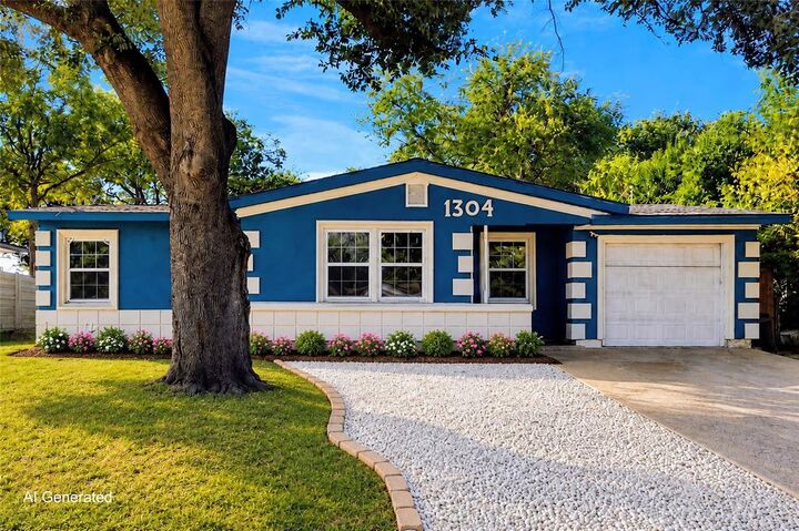 Property Photo:  1304 E Lovers Lane  TX 76010 