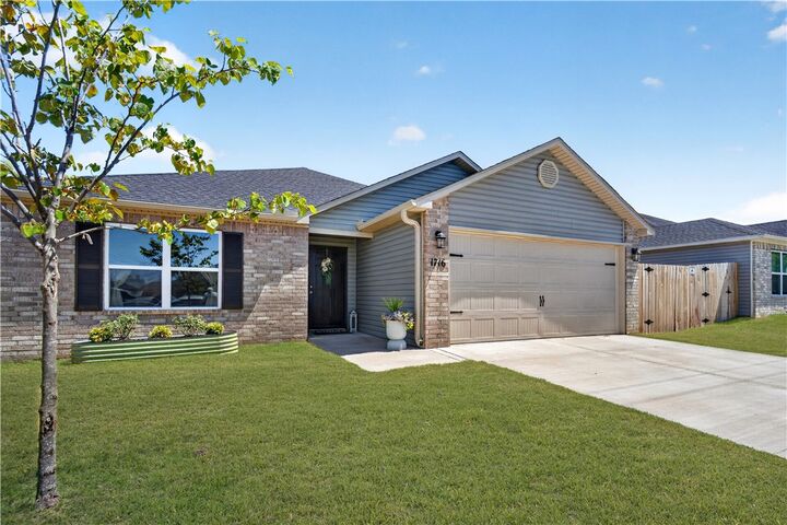 Property Photo: 1716 Ace Avenue AR 72734
