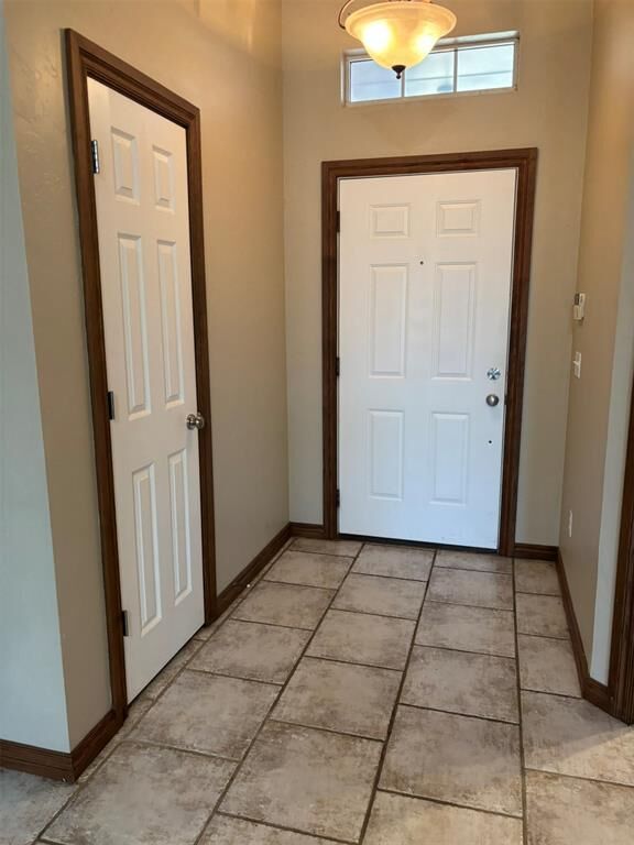 Property Photo:  1045 SW 128th Street  OK 73170 