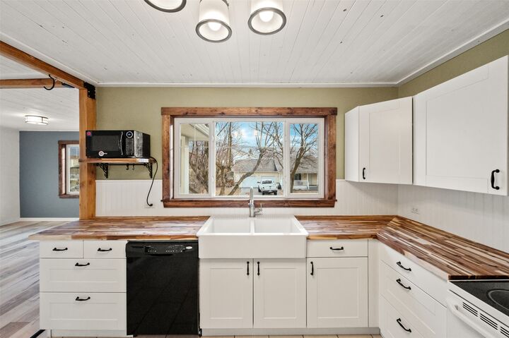 Property Photo:  6470 Hollow Street  BC V0H 1T0 