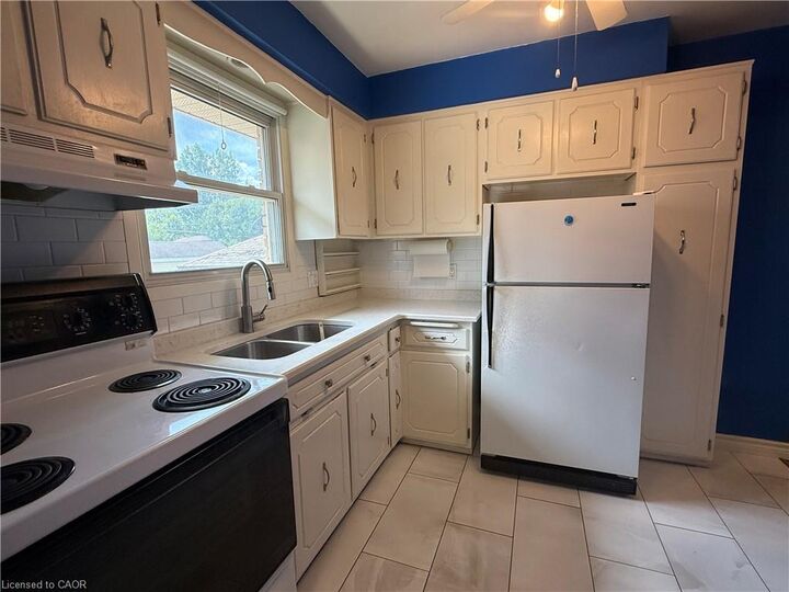 Property Photo:  284 Bakersfield Drive  ON N1R 6X7 