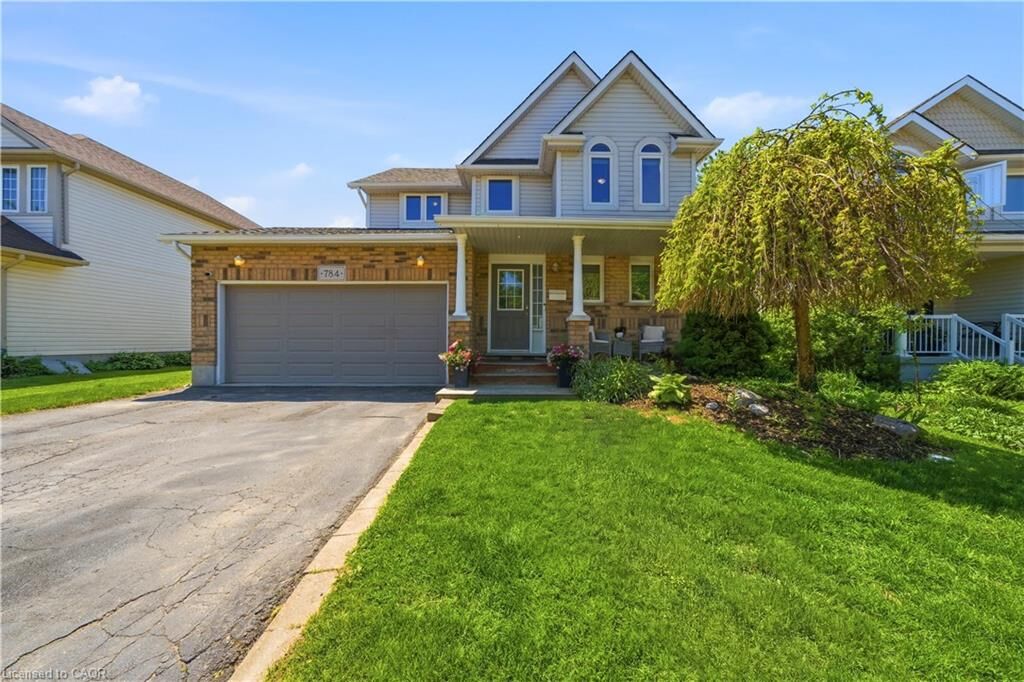 Property Photo: 784 Butternut Avenue ON N2V 2M3