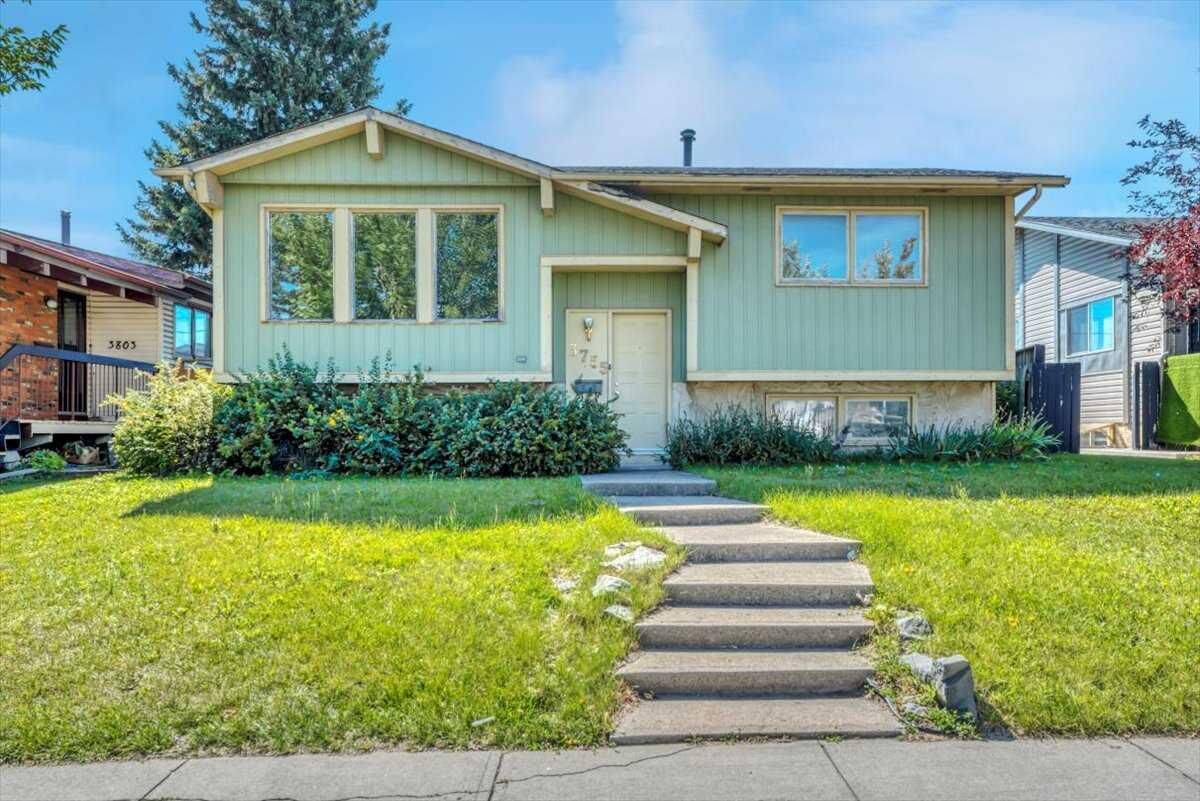 Property Photo:  3755 Whitehorn Drive NE  AB T1Y 5C4 