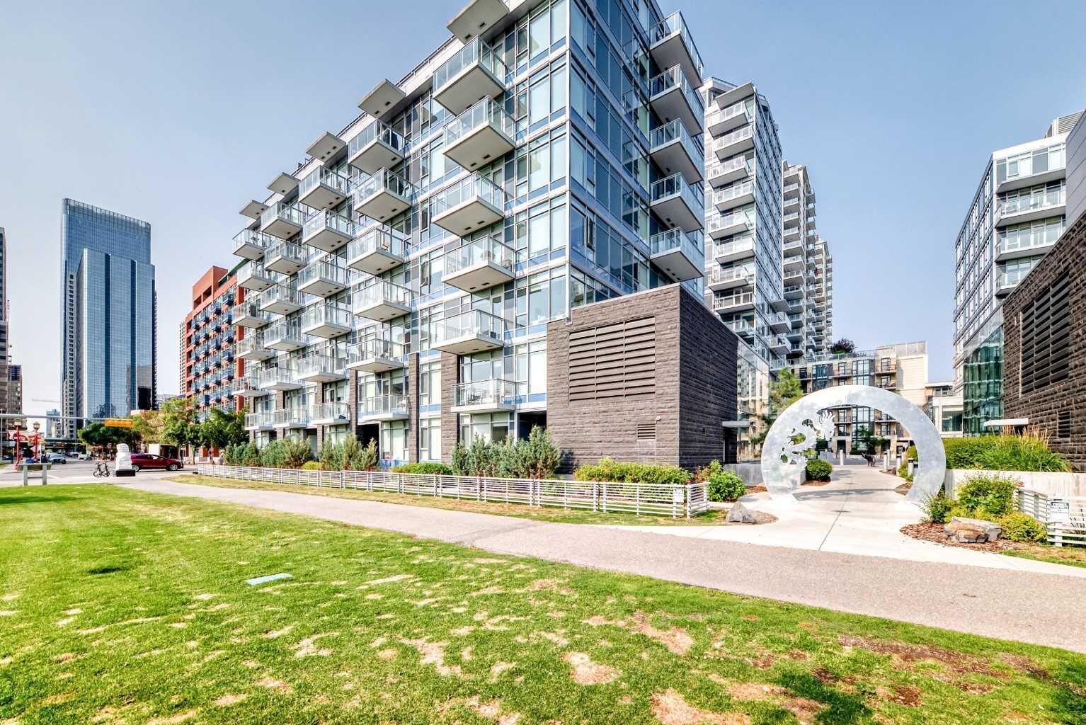 Property Photo: 118 Waterfront Court SW 803 AB T2P 1K8