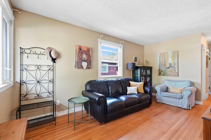 Property Photo: 2512 19 Street NW AB T2M 3V4