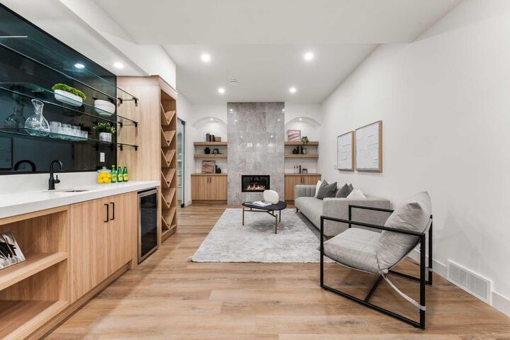 Property Photo: 407 Patterson Boulevard SW AB T3H 3N6