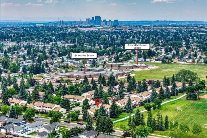 Property Photo:  6100 4 Avenue NE 59  AB T2A 5Z8 