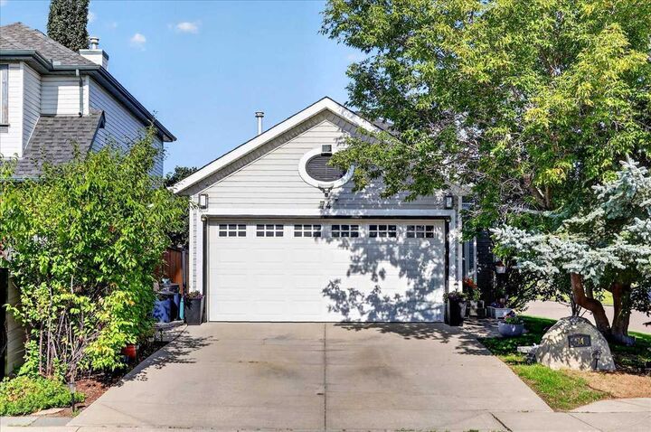 Property Photo: 74 San Diego Manor NE AB T1Y 7B6