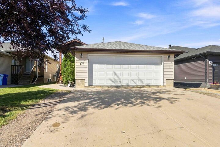Property Photo:  178 Laffont Way  AB T9K 2R3 