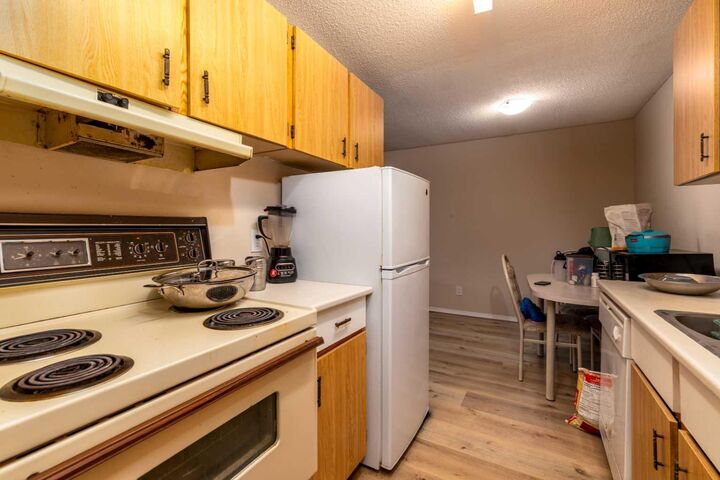 Property Photo: 5607 31 Street 203 AB T9V 3H1