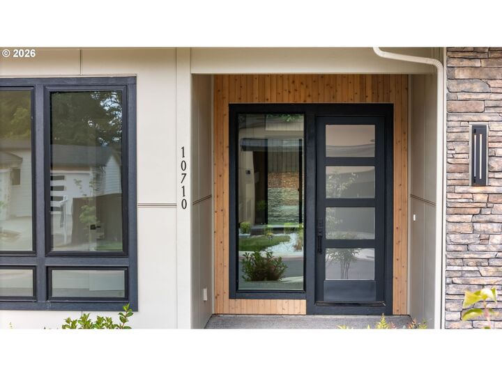 Property Photo:  10710 SE 13th Cir  WA 98664 