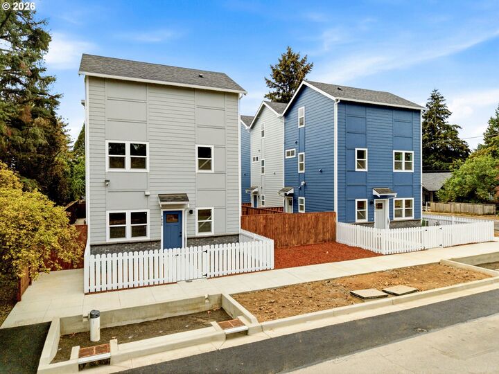 Property Photo: 7804 SE Henderson St OR 97206