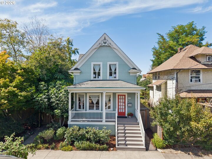 Property Photo:  3819 N Commercial Ave  OR 97227 