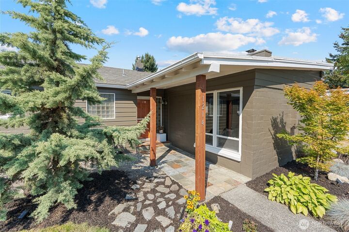 Property Photo:  1214 N Monroe Street  WA 98406 