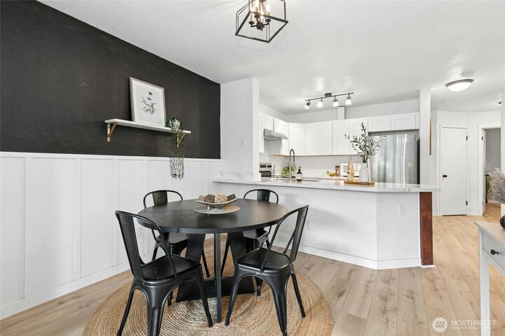 Property Photo:  17300  91st Avenue NE B101  WA 98011 