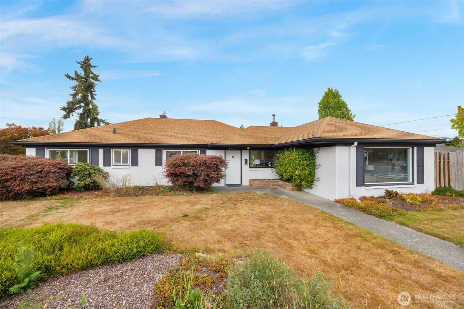 Property Photo: 1425 Broad Street WA 98274