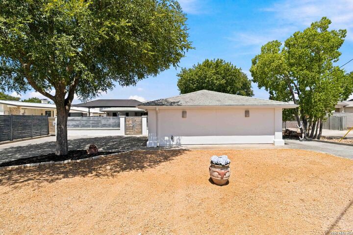 Property Photo:  2988 Colleen Dr  TX 78133 