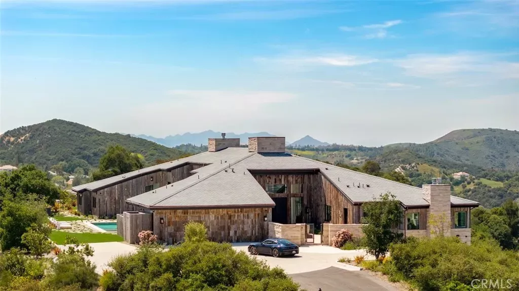Property Photo:  3121 Old Topanga Canyon Road  CA 90290 