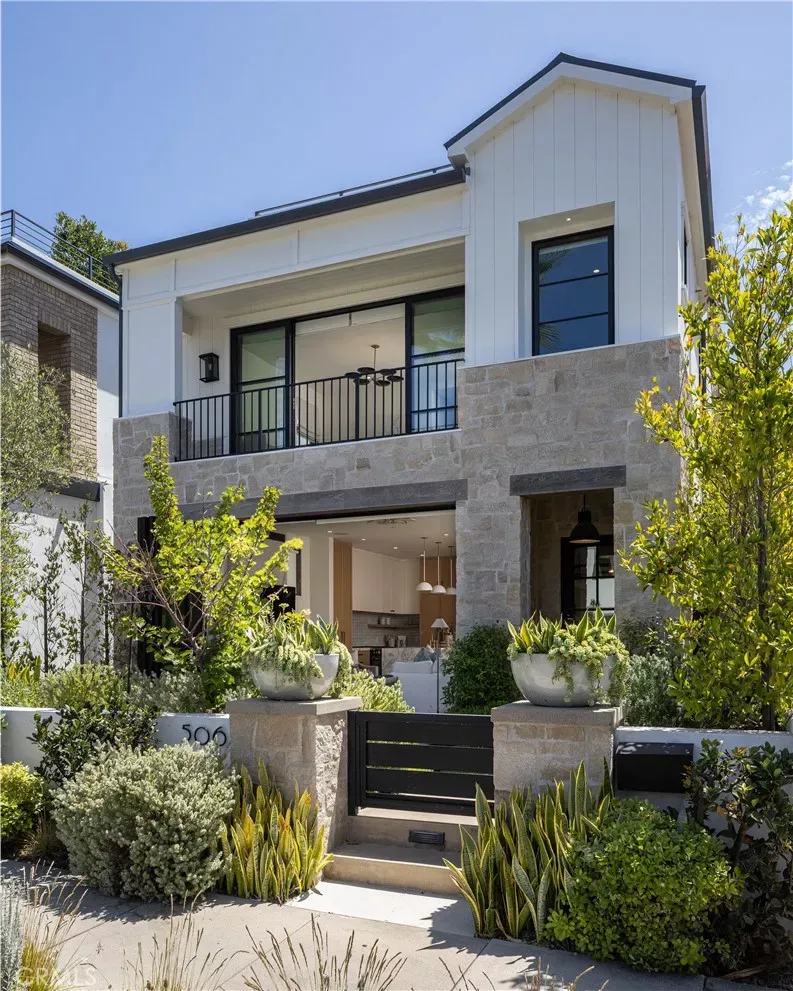 Property Photo:  506 Goldenrod Ave  CA 92625 