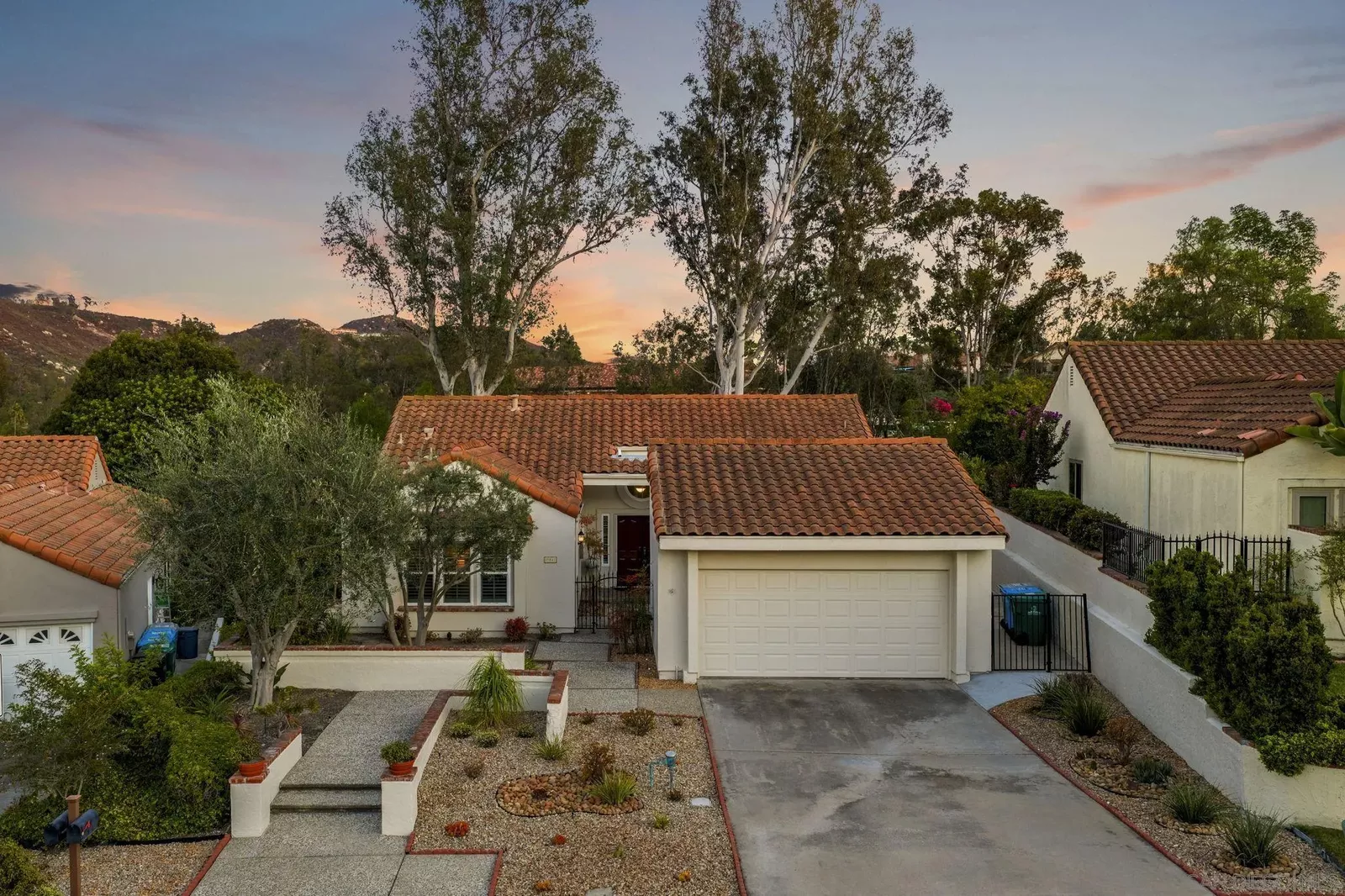 Property Photo: 15847 Avenida Lamego CA 92128