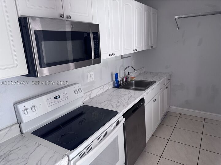 Property Photo: 4200 NW 79th Ave 1C FL 33166