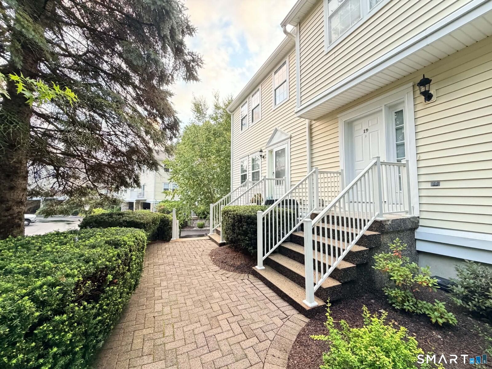 Property Photo:  633 Danbury Road 18  CT 06877 