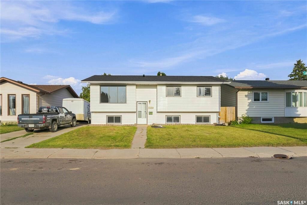 Property Photo: 1530 Latrace Road SK S7L 6M2