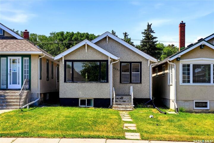 Property Photo: 2222 Wallace Street SK S4S 3H4