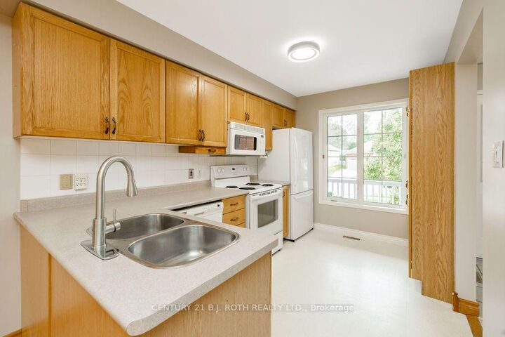 Property Photo:  24 Ashton Street  ON L3V 7V5 