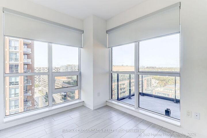 Property Photo:  31 Tippett Road 1306  ON M3H 0C8 