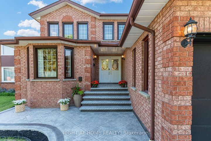 Property Photo:  2598 Mason Heights  ON L5B 2S2 