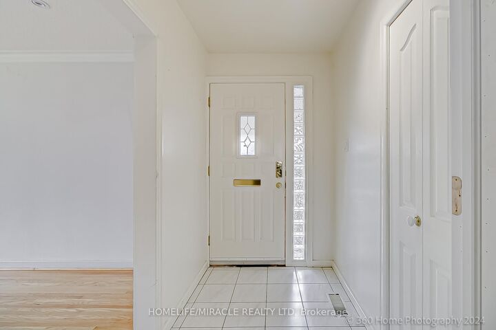 Property Photo:  30 Fallowfield Road  ON M9W 2W2 