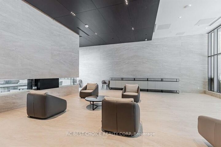 Property Photo:  2221 Yonge Street 1803  ON M4S 0B8 