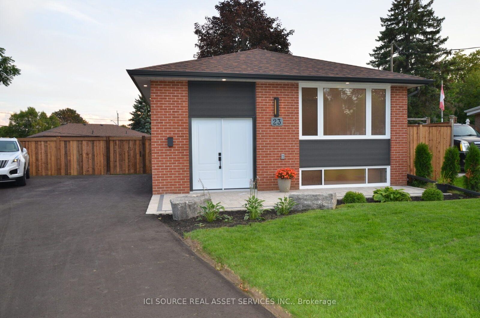 Property Photo:  23 Sunset Road  ON L1C 2E5 