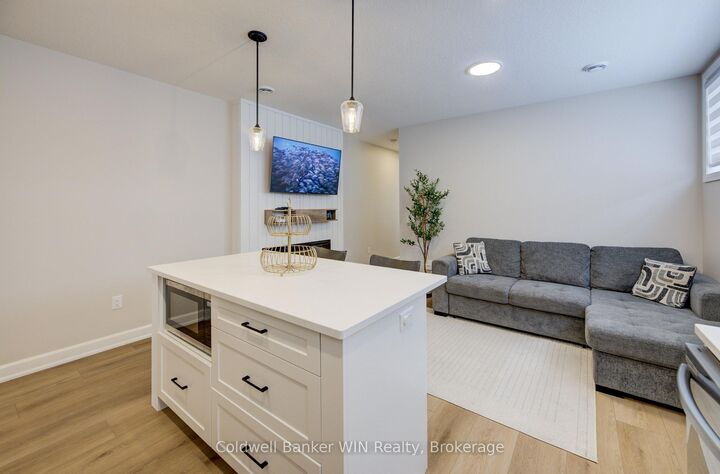 Property Photo:  440 Wellington Street E 3  ON N0G 2L2 