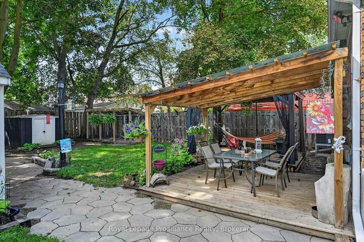 Property Photo:  837 Sherburne Street  ON K9J 3B7 